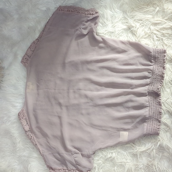 Chiffon and Lace oversized top with gathered waistline - Picture 3 of 4